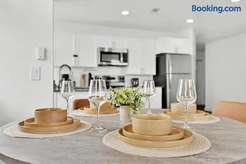 Apartment Elegant 2bd In Dt Worth W/ Parking/gym -