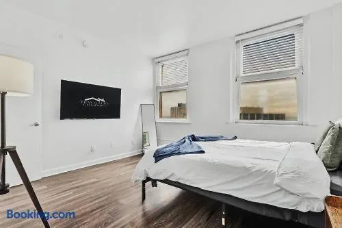 Elegant 2bd In Dt Worth W/ Parking/gym -